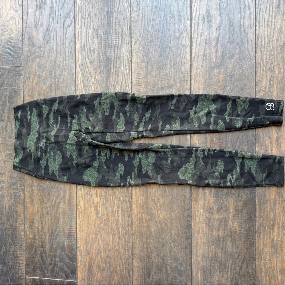 Bombshell Sportswear Camouflage Leggings - Green and Black